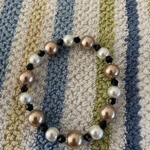 Elegant Pearl and Black Bead Bracelet